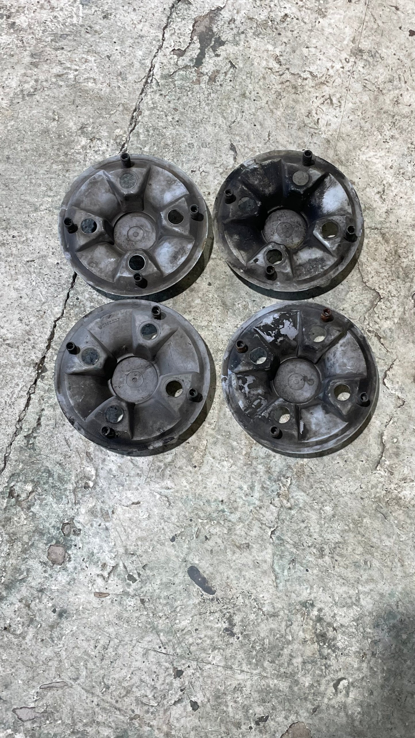 Triumph Spitfire 1500 Centre Caps