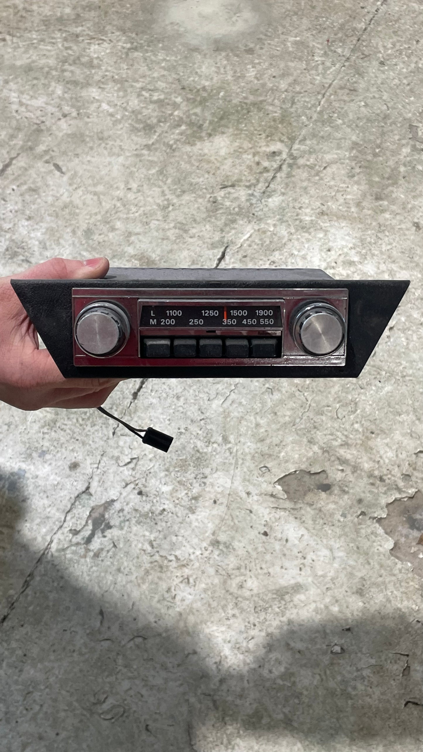 Radiomobile 1085 X Vintage Car Radio